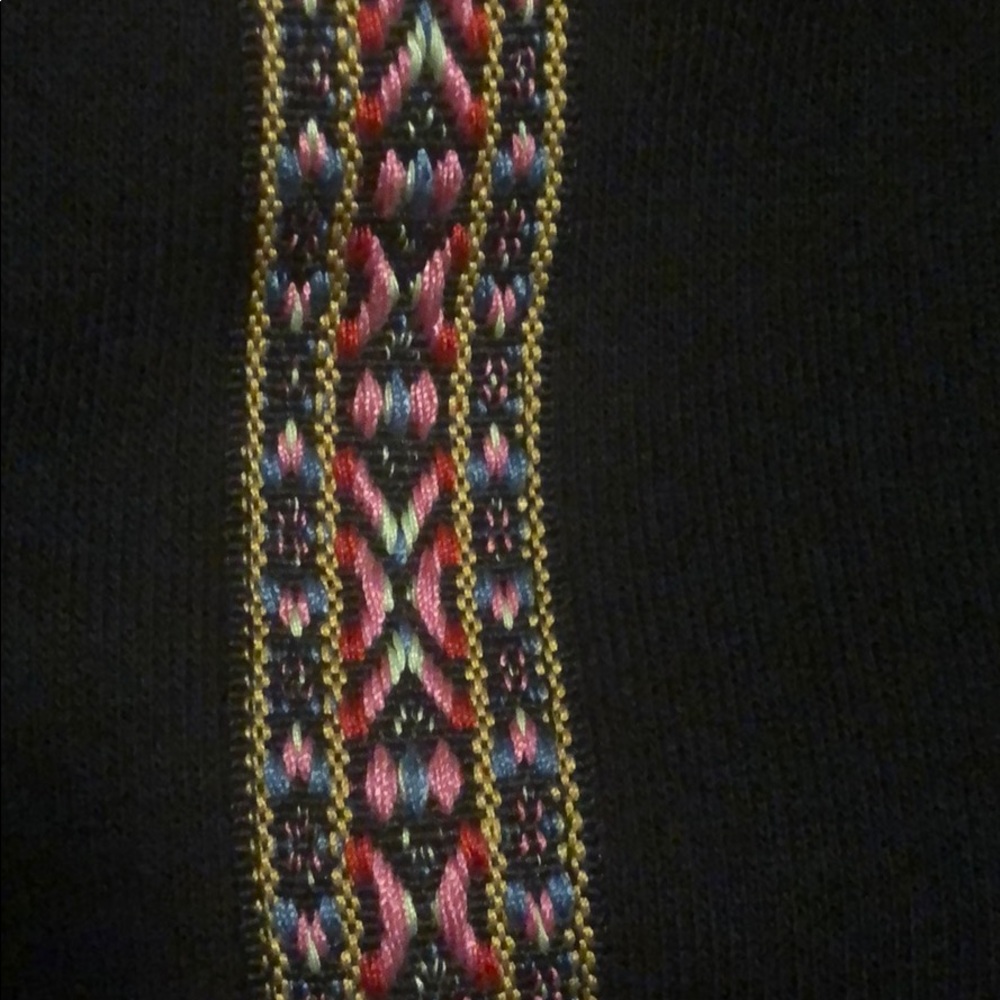 Black Aztec sweater - Picture 2 of 3